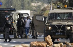 إصابة 5 فلسطينيين وخطف 2 برصاص مستعربين إسرائيليين جنوب الضفة