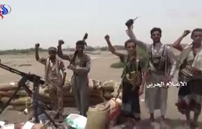 شاهد: تطهير قرية بالساحل الغربي.. المرتزقة تركوا جثث زملائهم وهربوا