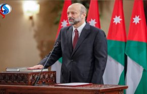 الأردن: الرزاز يشد الأحزمة على بطون وزرائه