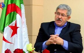 الجزائر تعارض إقامة مراكز للمهاجرين