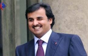 شاهد..امير قطر يشاهد مباراة البرازيل والمكسيك بالمعلب..من الى جانبه؟