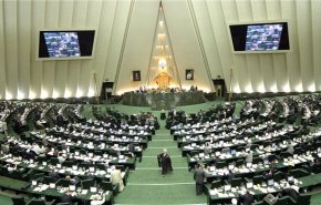 البرلمان الايراني يعقد جلسة غير علنية لمناقشة الوضع الاقتصادي