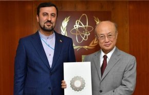 مندوب ايران بالوكالة الذرية يسلم اوراق اعتماده لـ أمانو