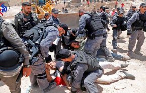 تجمد قرار هدم الخان الأحمر شرق القدس مؤقتاً