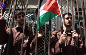 فلسطين.. الأسرى يعلقون إضرابهم.. والسبب؟