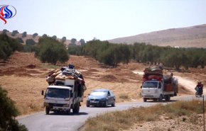 عشرات آلاف النازحين يعودون من الاردن الى سوريا +فيديو