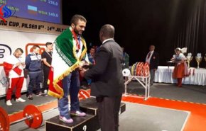 ايراني يحرز الفضية ببطولة العالم لرياضة القوة