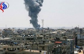 بالصور..الاحتلال يستهدف عدة مناطق بقطاع غزة