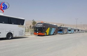 بدء إخراج الدفعة الثانية من الإرهابيين من قرية أم باطنة بريف القنيطرة 