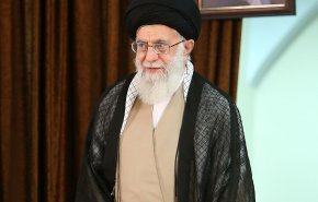 قائد الثورة الإسلامية في ايران يكشف حقيقة امريكا