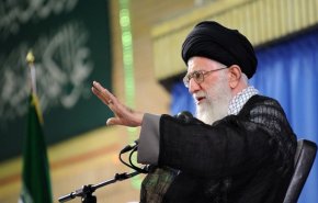 قائد الثورة يضع النقاط على الحروف.. حذاري يا ترامب!