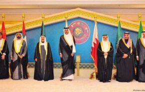 هكذا خططت أبو ظبي لمعاقبة “قابوس” لمؤازرته قطر