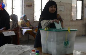  فتح مراكز الاقتراع في الانتخابات التشريعية في باكستان
