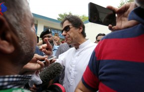 حركة عمران خان تتصدر الانتخابات الباكستانية ومزاعم بالتلاعب في التصويت
