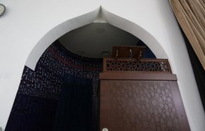 البحرينيون يرفضون التدخّل الرسمي بشأن الصلاة في جامع الإمام الصادق
