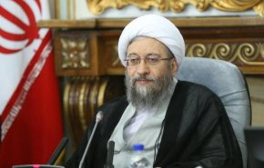 لاريجاني: صمت دعاة حقوق الانسان تجاه اليمن في غیر محله