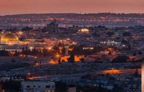 قرط ذهبي في القدس يسرد لنا نوادر عن تاريخها !
