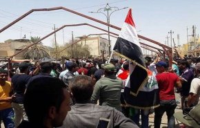 متظاهرون في البصرة يقطعون طريقا رئيسيا في كرمة علي 