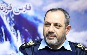 العميد حاجي زادة يهنئ العميد نصير زادة بتعيينه قائدا لسلاح الجو الايراني