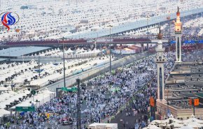  حجاج بيت الله الحرام الى منى لرمي جمرة العقبة الكبرى