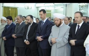 شاهد.. الرئيس الأسد يؤدي صلاة عيد الأضحى المبارك 