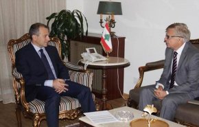 باسيل والسفير الروسي ينشآن لجنة عودة المهجرين السوريين