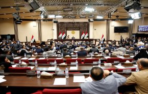 الكتلة النيابية الأكبر بالعراق تتأرجح بين تحالفين