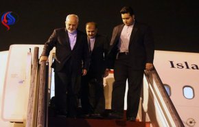 وزير الخارجية محمد جواد ظريف يعود الى طهران