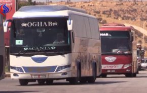 بالفيديو.. موجات بشرية من النازحين تعود من لبنان الى منازلها بريف دمشق