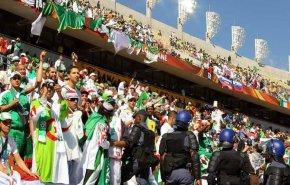 شاهد.. حارس الاتحاد الجزائري يعتذر للعراقيين 