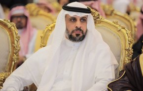سياسي مقرب من 