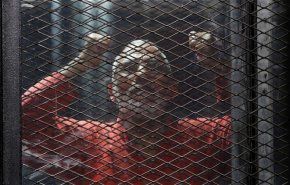 مصر تلغي إدراج مرشد وقيادات من الاخوان من 
