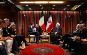 روحاني : طهران ترحب بتعزيز علاقاتها مع روما في كافة المجالات
