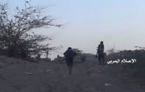 بالفيديو..اقتحام مواقع المرتزقة جنوب مطار الحديدة بالساحل الغربي