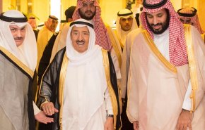 هل يحمل بن سلمان إلى الكويت تنازلات بشأن النزاع النفطي والأزمة القطرية؟