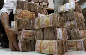 الريال اليمني يهوي إلى مستويات قياسية جديدة
