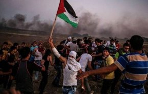 محلل إسرائيلي: مظاهرات غزة والبالونات الحارقة أرهقتنا
