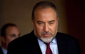 ليبرمان يوعز بتقليص مساحة الصيد في بحر غزة