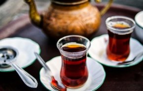 احذر من تناول الشاي مع المعجنات لهذا السبب