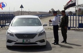 بالتزامن مع نصيب.. علم سوريا يرفرف فوق معبر القنيطرة