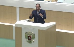 السيسي يطلب من أعضاء مجلس الاتحاد الروسي التصفيق
