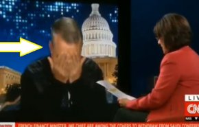 شاهد.. كاتب أمريكي يلطم على وجهه بسبب مزاعم العربية عن اختفاء خاشقجي