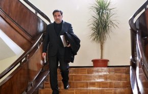 استقالة وزير الطرق والمواصلات الايراني عباس اخوندي 