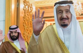 اثنان من قتلة جمال خاشقجي يعزيان عائلته