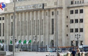 بعد رفع التجميد عن برلمان الجزائر.. فهل تنتهي الازمة؟