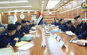  عادل عبد المهدي يجتمع مع القيادات الامنية