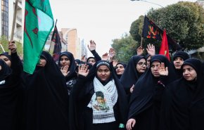 انطلاق المسيرات الطلابية في الأربعين الحسيني من جامعة طهران