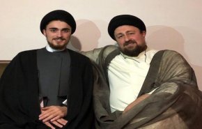 بالصورة.. حفيد الامام الخميني في زيارة الاربعين 