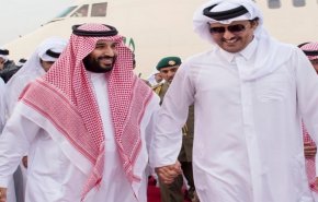 لماذا غير محمد بن سلمان لهجته وتغزل بالاقتصاد القطري؟