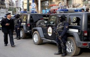 مصر.. القبض على شخصين انتحلا صفة مسؤولين في الدولة
